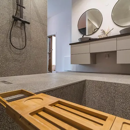 Apartment Le Majestueux • Jacuzzi • Cinema • Netflix • Wifi *